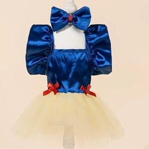 Dog or puppy Tutu Dress with Bow NWT